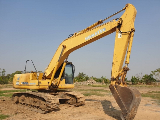 ขายรถแบคโค KOMATSU PC200-7 เอกสารเล่มทะเบียน ภาษีไม่ขาด ราคา.1,290,000 ต่อรอง รถพร้อมใช้ แอร์มี เครื่อง ปั้ม แรง สีเดิมๆ ตามสะภาพ เอวแน้น เฟรมสวย มูมฮาร์มสวย โซ้หนา สนใจนัดลองรถได้ที่.0813531946 ต่อ.บางนา &amp; ID-LINE รถอยู่ จ.บุรีรัมย์