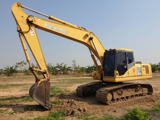 ขายรถแบคโค KOMATSU PC200-7 เอกสารเล่มทะเบียน ภาษีไม่ขาด ราคา.1,290,000 ต่อรอง รถพร้อมใช้ แอร์มี เครื่อง ปั้ม แรง สีเดิมๆ ตามสะภาพ เอวแน้น เฟรมสวย มูมฮาร์มสวย โซ้หนา สนใจนัดลองรถได้ที่.0813531946 ต่อ.บางนา &amp; ID-LINE รถอยู่ จ.บุรีรัมย์