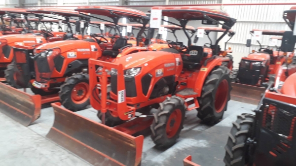 แทรกเตอร์ L4018 Max (TD535) รถปี 59 ใช้งาน 429 ชม.สวยๆพร้อมใช้ ผ่อนได้มีรับประกัน สนใจติดต่อเซลสันต์ 092-2603737