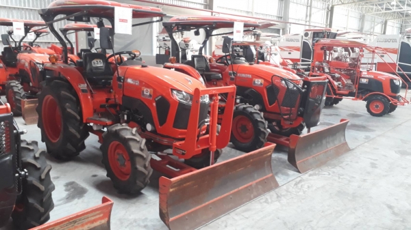 แทรกเตอร์ L4018 Max (TD535) รถปี 59 ใช้งาน 429 ชม.สวยๆพร้อมใช้ ผ่อนได้มีรับประกัน สนใจติดต่อเซลสันต์ 092-2603737