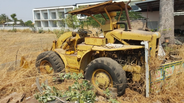 ขายตามสภาพ รถตัก CAT 922 เครื่อง DA120 เกียร์ครบ รถจอดไว้ที่อู่ซ่อมยังไม่ได้ซ่อม ให้ไปเช็คเองนะครับ ขายตามสภาพ รถตัก CAT 922 เครื่อง DA120 เกียร์ครบ รถจอดไว้ที่อู่ซ่อมยังไม่ได้ซ่อม ให้ไปเช็คเองนะครับ