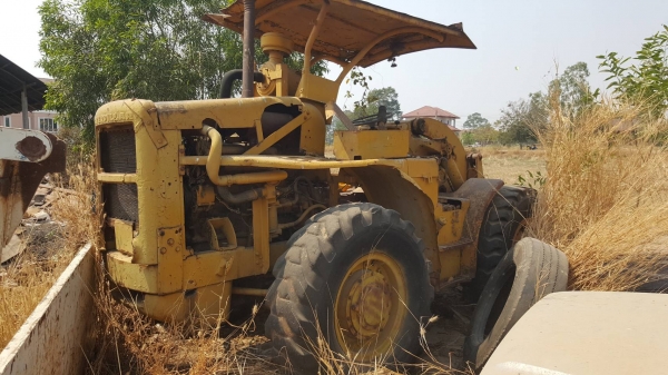 ขายตามสภาพ รถตัก CAT 922 เครื่อง DA120 เกียร์ครบ รถจอดไว้ที่อู่ซ่อมยังไม่ได้ซ่อม ให้ไปเช็คเองนะครับ ขายตามสภาพ รถตัก CAT 922 เครื่อง DA120 เกียร์ครบ รถจอดไว้ที่อู่ซ่อมยังไม่ได้ซ่อม ให้ไปเช็คเองนะครับ