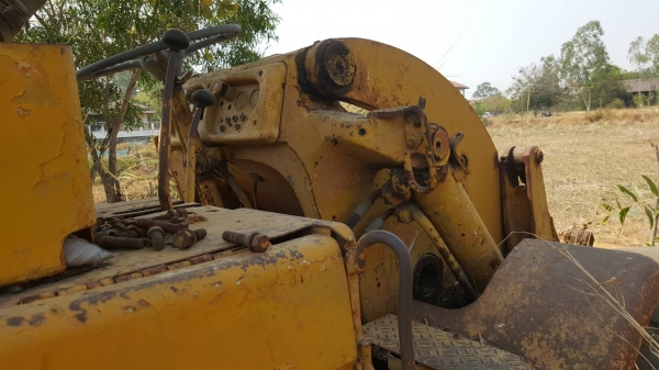 ขายตามสภาพ รถตัก CAT 922 เครื่อง DA120 เกียร์ครบ รถจอดไว้ที่อู่ซ่อมยังไม่ได้ซ่อม ให้ไปเช็คเองนะครับ ขายตามสภาพ รถตัก CAT 922 เครื่อง DA120 เกียร์ครบ รถจอดไว้ที่อู่ซ่อมยังไม่ได้ซ่อม ให้ไปเช็คเองนะครับ