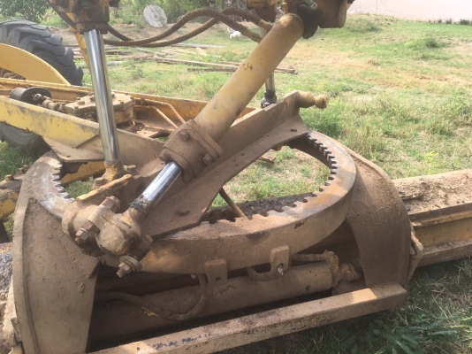 "ขายรถ เกรด KOMATSU GD37-6H "ขายรถ เกรด KOMATSU GD37-6H