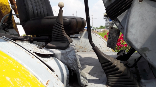 ขาย รถตักหน้าขุดหลัง JCB 3CX เล่มทะเบียน ราคา 320,000 บาท 084-5424150