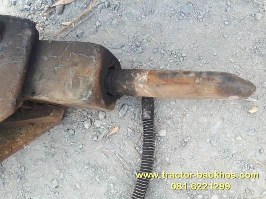 ขายตามสภาพ หัวเจาะ กระแทก เบรกเกอร์ สำหรับรถขุด แบคโฮ PC40 - 50 เก่านอก มีน๊อตขาด 3 ตัว ขายตามสภาพ หัวเจาะ กระแทก เบรกเกอร์ สำหรับรถขุด แบคโฮ PC40 - 50 เก่านอก มีน๊อตขาด 3 ตัว