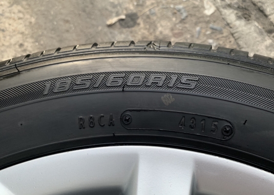 ล้อแม็ก Toyota Vios รุ่น 12 ก้าน ขอบ 15 สีบอร์น พร้อมยาง 185-60-15 Dunlop ปี 15