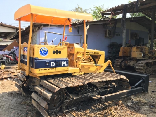 ขายรถแทร็กเตอร์D2-5 PLพร้อมใช้งานเครื่องดี ช่วงล่างดี ใบสวย โทร0616613023แพรว