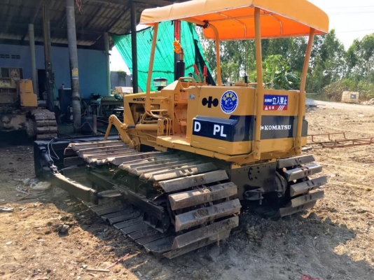 ขายรถแทร็กเตอร์D2-5 PLพร้อมใช้งานเครื่องดี ช่วงล่างดี ใบสวย โทร0616613023แพรว