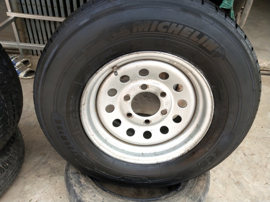 ยาง XCD 215/75R15 ปี 18 พร้อมกะทะรับน้ำหนัก 6 รู เพลาเดิม ยาง XCD 215/75R15 ปี 18 พร้อมกะทะรับน้ำหนัก 6 รู เพลาเดิม
