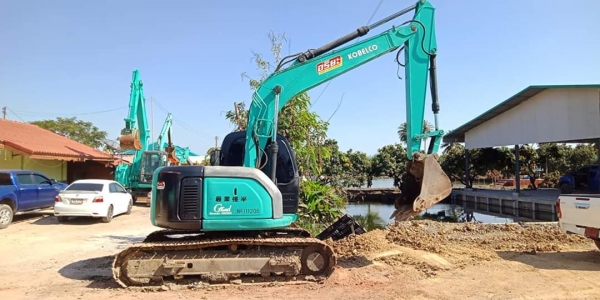 ขายจ้า..KOBELCO SK135SR YY01 เก่าใน สภาพดี  พร้อมใช้ เอกสารอินวอย ลองระบบกันได้ทุกวัน โทร 089-3818694จ๊อย