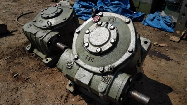 วอร์มเกียร์ทดแบบคว่ำ LM เบอร์ 155 ทด 1:10 (150 rpm) ใช้กับมอเตอร์ 10-15 HP