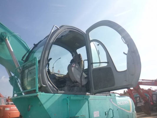 ขายรถขุด ยี่ห้อ KOBELCO รุ่น SK200-3