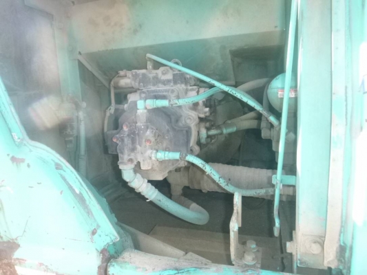 ขายรถขุด ยี่ห้อ KOBELCO รุ่น SK200-3