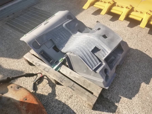 ขายรถขุด ยี่ห้อ KOBELCO รุ่น SK200-3