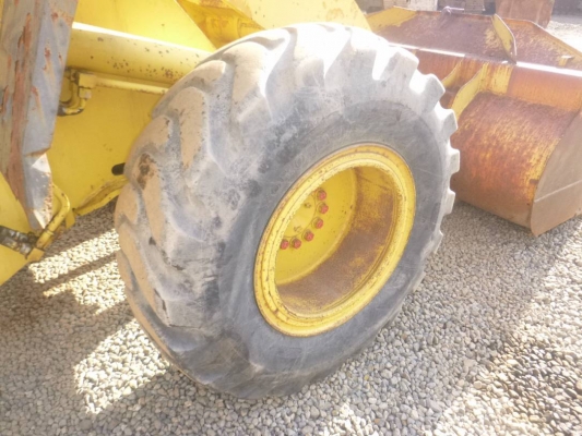 ขายรถตัก ยี่ห้อ KOMATSU รุ่น WA200-1 ขายรถตัก ยี่ห้อ KOMATSU รุ่น WA200-1