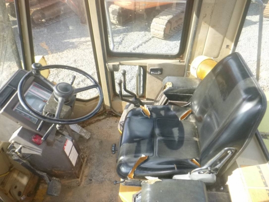 ขายรถตัก ยี่ห้อ KOMATSU รุ่น WA200-1 ขายรถตัก ยี่ห้อ KOMATSU รุ่น WA200-1