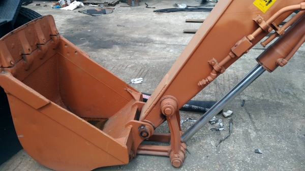 รถขุดล้อยาง HITACHI รุ่น WH04