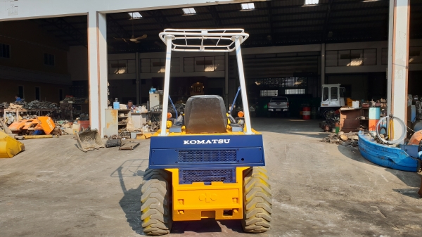 ขาย รถตัก KOMATSU รุ่น WA30-2- มือสองญี่ปุ่น ตักได้ ครึ่งคิว สองเพลา เอวอ่อน ระบบเกียร์ทอร์ค มาพร้อมหัวเก๋ง สวยพร้อมใช้งาน มือถือ 0818753444