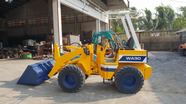 ขาย รถตัก KOMATSU รุ่น WA30-2- มือสองญี่ปุ่น ตักได้ ครึ่งคิว สองเพลา เอวอ่อน ระบบเกียร์ทอร์ค มาพร้อมหัวเก๋ง สวยพร้อมใช้งาน มือถือ 0818753444