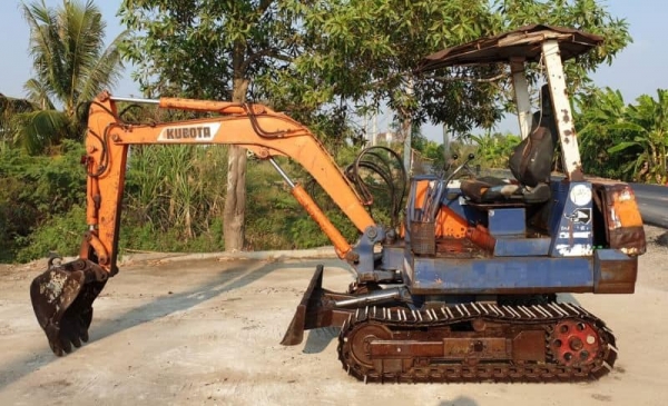 KH21ติดลายหัวกะแทกเทียบเท่าPC25รถนอกสถาพดีขายแค่135,000บาทรถแบคโฮคูโบต้าพร้อมใช้เพิ่งนำเข้ามายังไม่เคยใช้งานในไทยเลยเครื่องคูโบต้า3สูบเครื่องดีปั้มเเรงบูมอาร์มสวยเร็วแรงไม่โหลดพร้อมใช้สีเดิมๆเอกสารอินวอยล์สนใจคลิ๊ก ☎ 081-989-1989 หรั่งครับ