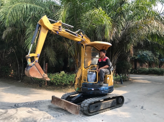 ขายKOMATSU PC28 uu (pc30)คอนโทลดี ปั้มแรง แน่นๆ สวยเดิมจากญี่ปุ่น100\% ทำงานสมบูรณ์ทุกระบบ รับรองไม่ผิดหวัง 215,000 เท่านั้น!!