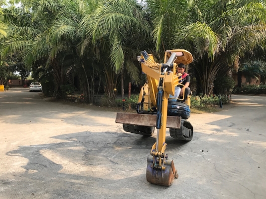 ขายKOMATSU PC28 uu (pc30)คอนโทลดี ปั้มแรง แน่นๆ สวยเดิมจากญี่ปุ่น100\% ทำงานสมบูรณ์ทุกระบบ รับรองไม่ผิดหวัง 215,000 เท่านั้น!!