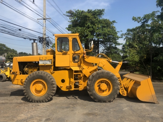 ขายรถตัก KOMATSU JH63 สมบูรณ์พร้อมใช้ครับ FROM JAPAN ติดต่อ 063-9316985 ID LINE : 0639316985