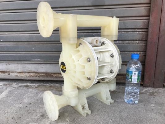 ขายปั๊มไดอะแฟรม Versa-Matic USA.โครงสร้างพลาสติก ขนาด 1.2นิ้ว สภาพสวยมาก พร้อมใช้งาน