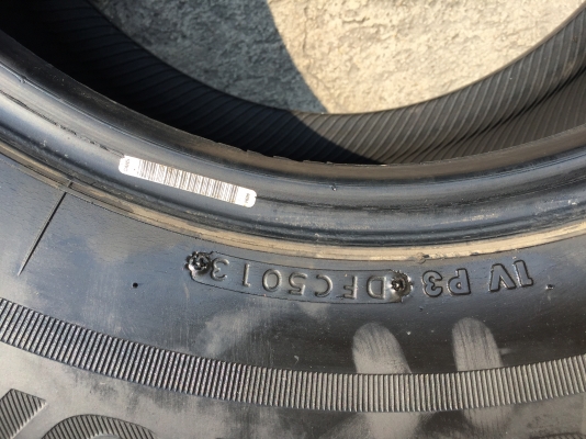 บริสโตน255/70/15ปี13 ชุด4เส้น1600บาท ใช้งานน้อยดอกมีตามรูป สนใจโทร0879050181.จัดส่งได้ทั่วไทย