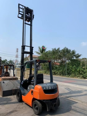 TOYOTA 8FD20 รถนอกเก่าญี่ปุ่น 2 ตัน ดีเซล เสา 5 เมตร งาฮิ้ง เกียร์ธรรมดา