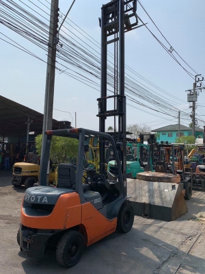 TOYOTA 8FD20 รถนอกเก่าญี่ปุ่น 2 ตัน ดีเซล เสา 5 เมตร งาฮิ้ง เกียร์ธรรมดา