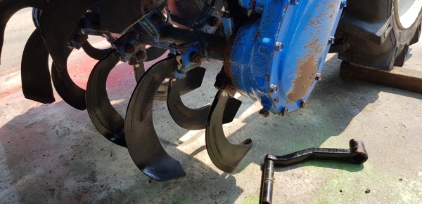 รถพรวนดินดีเซล 8 แรง สตาร์ท 2 ระบบ รถพรวนดินดีเซล 8 แรง สตาร์ท 2 ระบบ