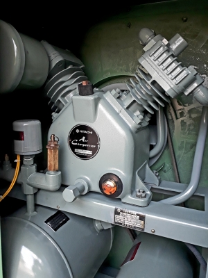 ปั๊มลมhitachi 3Hp เก่าญี่ปุ่น 0833554933