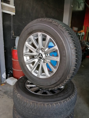 ล้อติดรถยนต์ Mitsubishi Triton คู่ยาง Dunlop AT-20  ปี 18