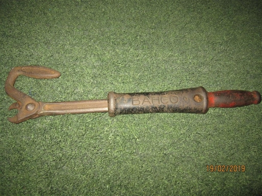 คีม หรืออุปกรณ์ถอนตะปูลังไม้ ยี่ห้อ BAHCO Made in SWEDEN คีม หรืออุปกรณ์ถอนตะปูลังไม้ ยี่ห้อ BAHCO Made in SWEDEN