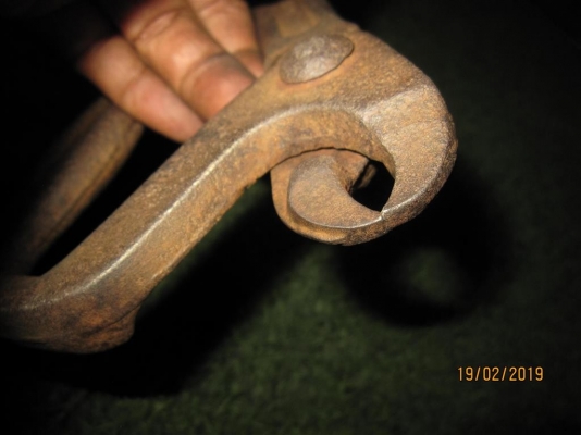 คีม หรืออุปกรณ์ถอนตะปูลังไม้ ยี่ห้อ BAHCO Made in SWEDEN คีม หรืออุปกรณ์ถอนตะปูลังไม้ ยี่ห้อ BAHCO Made in SWEDEN