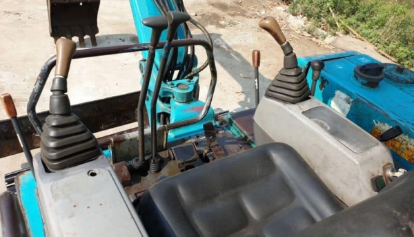 K30 รถขุดมินิ Kubota ติดลายหัวกระแทก โซ่ใหม่ สภาพเดิมๆจากญี่ปุ่นแบค ขายแค่ 275,000บาท คอลโทลสั้นระบบน้ำมัน ปัมนี้ว(ขนาดรถเทียบเท่าPC30) รถเก่านอกสถาพดีพร้อมใช้เพิ่งนำเข้ามายังไม่เคยใช้งานในไทย เครื่องคูโบต้า 4สูบ เครื่องดี ปั้มเเรง บูมอาร์มสวย ช่างล K30 รถขุดมินิ Kubota ติดลายหัวกระแทก โซ่ใหม่ สภาพเดิมๆจากญี่ปุ่นแบค ขายแค่ 275,000บาท คอลโทลสั้นระบบน้ำมัน ปัมนี้ว(ขนาดรถเทียบเท่าPC30) รถเก่านอกสถาพดีพร้อมใช้เพิ่งนำเข้ามายังไม่เคยใช้งานในไทย เครื่องคูโบต้า 4สูบ เครื่องดี ปั้มเเรง บูมอาร์มสวย ช่างล