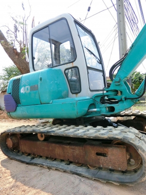 KOMATSU 40-7 ขนาดPC-40 <มีVDOให้ชม>รถเก่านอกมีเอกสารอินวอย☎️ติดต่อ 085-5632278 <ราคาต่อรองได้>