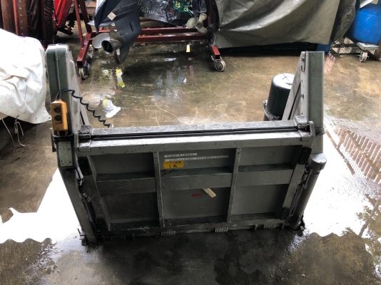 ขาย ลิฟท์ยกรถวีลแชร์ นำเข้าญี่ปุ่น ราคา 18,000