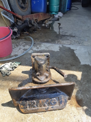 ลำโพงลากจูง ยี้ห้อ rkg สีดำ