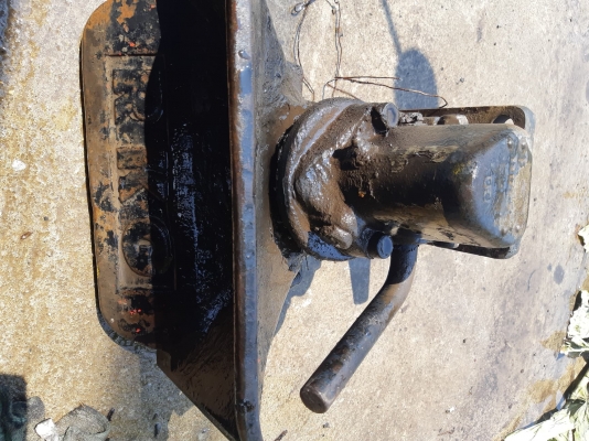 ลำโพงลากจูง ยี้ห้อ rkg สีดำ