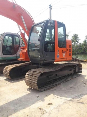 ขายจ้า..HITACHI ZX135US-E เก่านอกแท้  แทรคใหญ่  มีลายแย๊ก พร้อมใช้ โทร 089-3818694จ๊อย