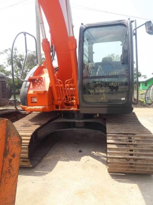 ขายจ้า..HITACHI ZX135US-E เก่านอกแท้  แทรคใหญ่  มีลายแย๊ก พร้อมใช้ โทร 089-3818694จ๊อย