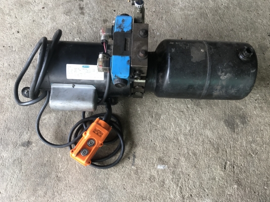 ขายปั้มไฮดรอลิก ใช้ไฟ 220 V พร้อมโซลีนอย 2 ทาง