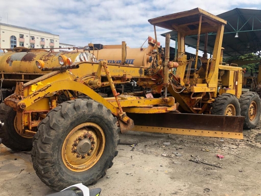 รถเกรด cat 120G ใบมีด 12 ฟุต รถเกรด cat 120G ใบมีด 12 ฟุต