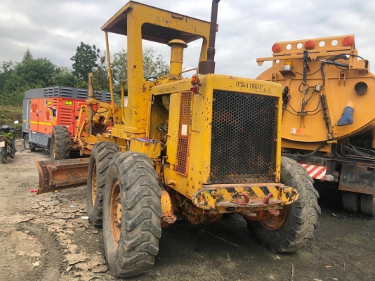 รถเกรด cat 120G ใบมีด 12 ฟุต รถเกรด cat 120G ใบมีด 12 ฟุต