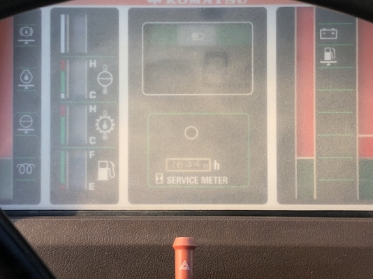 ขายรถตักล้อยาง KOMATSU WA300-1 นำเข้าเองจากญี่ปุ่น สภาพสวยพร้อมใช้ มีVDOการทำงานครับ ขายรถตักล้อยาง KOMATSU WA300-1 นำเข้าเองจากญี่ปุ่น สภาพสวยพร้อมใช้ มีVDOการทำงานครับ