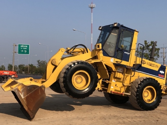 ขายรถตักล้อยาง KOMATSU WA300-1 นำเข้าเองจากญี่ปุ่น สภาพสวยพร้อมใช้ มีVDOการทำงานครับ ขายรถตักล้อยาง KOMATSU WA300-1 นำเข้าเองจากญี่ปุ่น สภาพสวยพร้อมใช้ มีVDOการทำงานครับ
