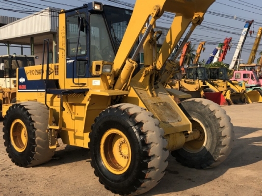 ขายรถตักล้อยาง KOMATSU WA300-1 นำเข้าเองจากญี่ปุ่น สภาพสวยพร้อมใช้ มีVDOการทำงานครับ ขายรถตักล้อยาง KOMATSU WA300-1 นำเข้าเองจากญี่ปุ่น สภาพสวยพร้อมใช้ มีVDOการทำงานครับ